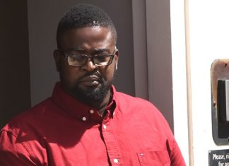 Extienden por 8 días más detención de James Richardson