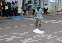 Un conductor de AVIS atropella mortalmente a un niño frente al PJIA