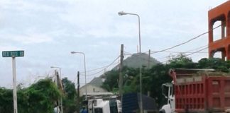 20 foot trailer toppled over on LB Scott road