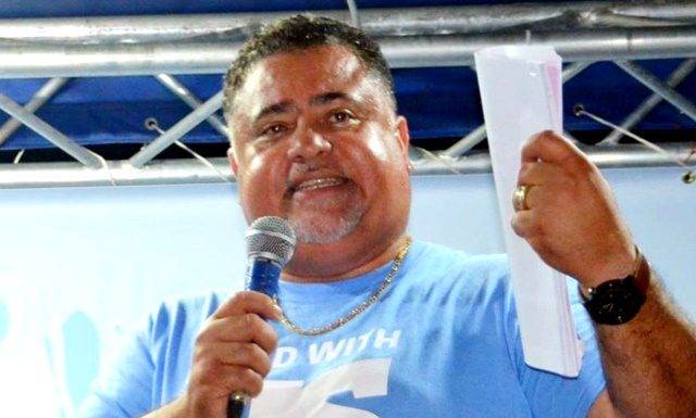 Frans calls on PM to ‘shut Gibson up’