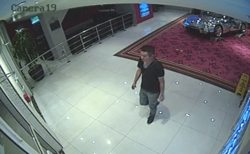 Tres individuos robaron y destruyeron una máquina tragamonedas en Starz Casino
