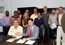 SZV Director signs first ever performance agreement