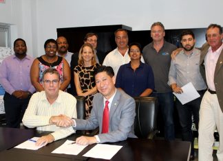 SZV Director signs first ever performance agreement