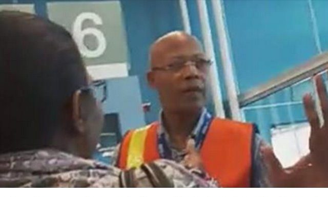 Pasajeros Reclaman Haber Sido “Abandonados” En El Aeropuerto (Videos)