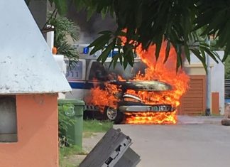 Se incendia ambulancia que fue a recoger seguridad enfermo en Ebenezer