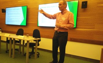 Economist Alberts speaks at conference on Island Tourism in Malta