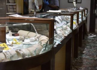 Armed robbery at AMA Jewelry at Front Street