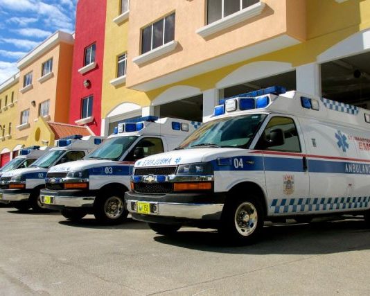 Trasladan al exterior hombre que resultó herido en accidente de tránsito