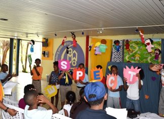 Sher’s Puppet Theater was fun at “Dutch is Fun”