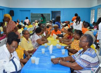 St. Maarten Lions Club entertain 120 seniors all day