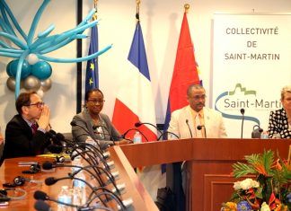 Minister Jacobs attends Rights of the Child ceremony