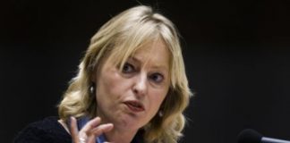 Minister Jet Bussemaker visits the Caribbean Netherlands