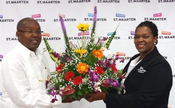 Tourist Bureau employee celebrates 25th anniversary with department