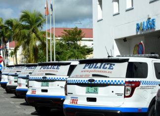 Female robbed while leaving restaurant