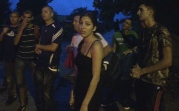 *** BREAKING NEWS ***: Nine (9) Cubans arrested Tuesday night in Cape Bay