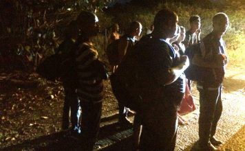 Agentes policiales arrestan en Cay Bay a 9 cubanos indocumentados