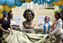 Minister Jacobs unveils bust of late teacher Marie Genevieve de Weever