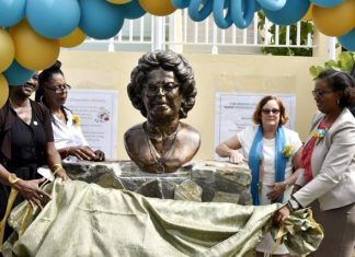 Minister Jacobs unveils bust of late teacher Marie Genevieve de Weever