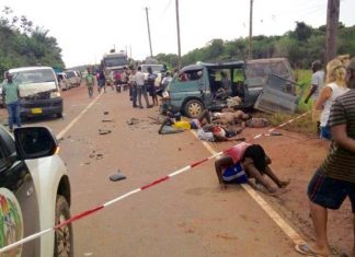 Two die in mini bus crash