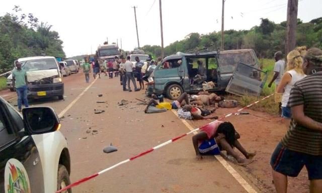 Two die in mini bus crash