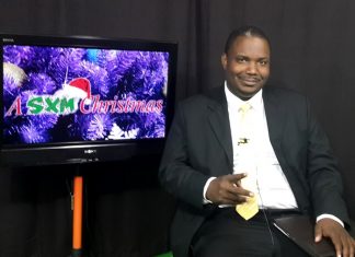 LIVE: A SXM Christmas with Andrew Dick