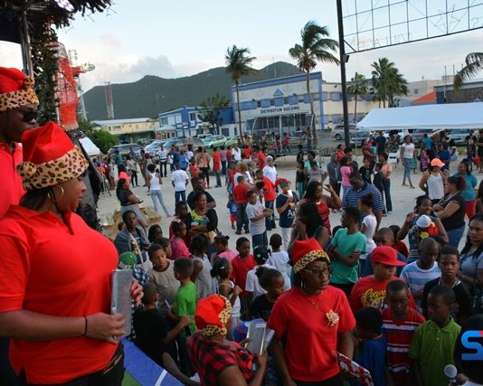 GEBE distribute gifts to children