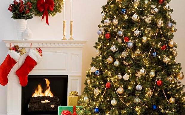 2021 Safety Tips for Decorating your Home and Christmas tree this holiday season