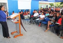 Ministra Jacobs asistió a feria de Salud y Bienestar en el Vocacional