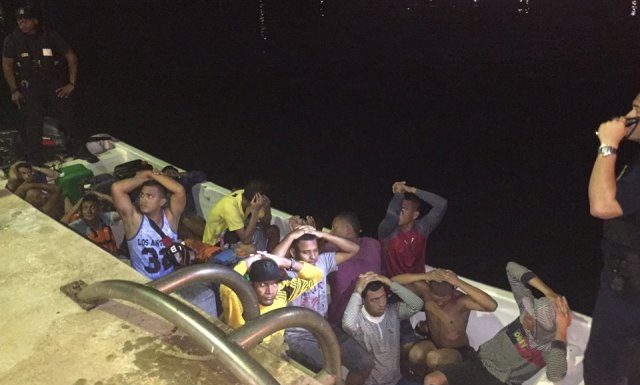 Dutch Caribbean Coastguard intercepts transport of illegal immigrants