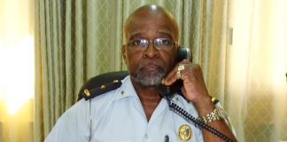 El inspector jefe Ricardo Henson informa