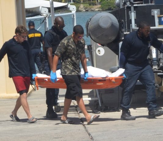 ACTUALIZADA: Guardacostas rescatan cuerpos de jóvenes murieron ahogados en Mullet Bay