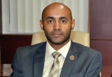 El parlamentario Brownbill falla en su intento por evadir acción judicial en su contra