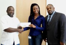 Minister Emmanuel donates to Sint Maarten Pro Softball Association.