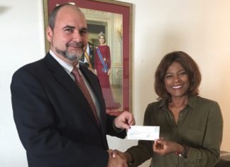 VNP donates to Women’s Day fundraising event