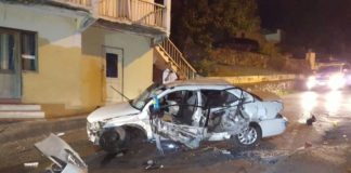 ACTUALIZADO: Hombre en estado crítico tras grave accidente automovilístico