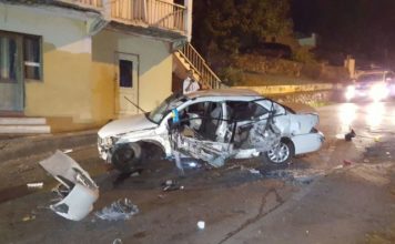 ACTUALIZADO: Hombre en estado crítico tras grave accidente automovilístico