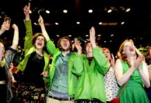 Dutch election: PM Rutte sees off anti-EU Wilders challenge