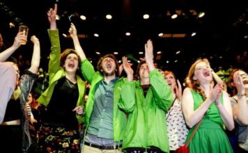 Dutch election: PM Rutte sees off anti-EU Wilders challenge