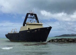 Yacht Hop gets closer to the beach