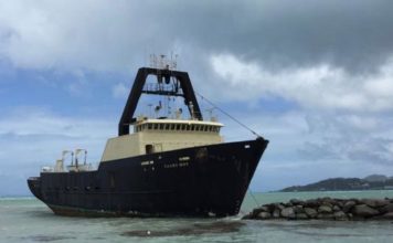 Yacht Hop gets closer to the beach