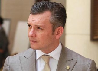 House searches regarding bribery of politicians