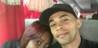 Una familia a bordo de una motocicleta se estrella; reportan un muerto