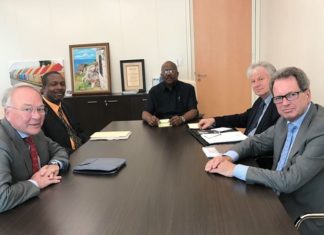 Prime Minister William Marlin meets with Progress Committee
