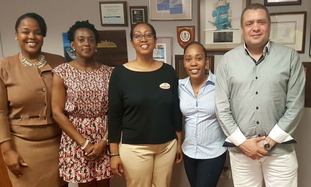 SMSPA, S.E.L. Maduro & Sons, discuss tourism packages for small hotels