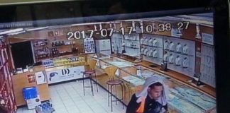 Armed robbery at jewelry store/ one suspect caught.