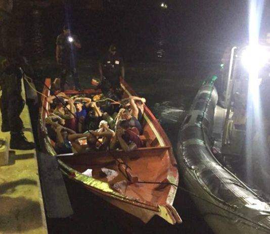 Guardacostas detiene a 26 venezolanos indocumentados
