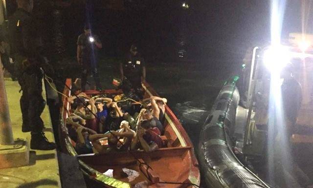 Guardacostas detiene a 26 venezolanos indocumentados