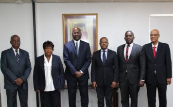 Governor Holiday swears in five new members of the Supervisory Board Directors of the Central Bank of Curacao and Sint Maarten