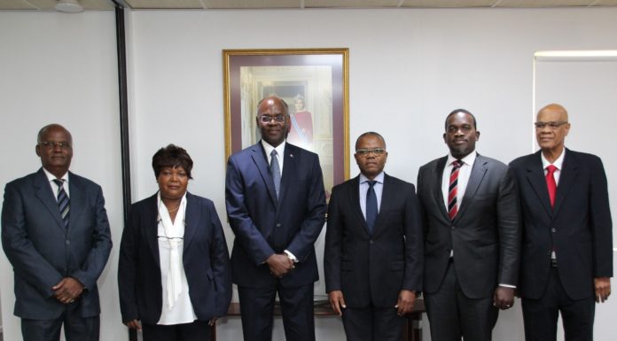 Governor Holiday swears in five new members of the Supervisory Board Directors of the Central Bank of Curacao and Sint Maarten