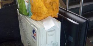 Detectives arrests three persons for looting